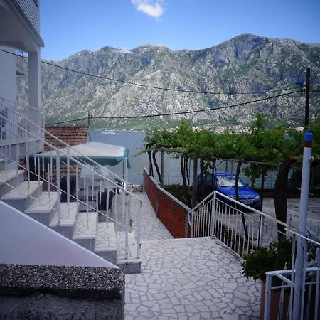 Seaside Apartments And Rooms Котор Экстерьер фото