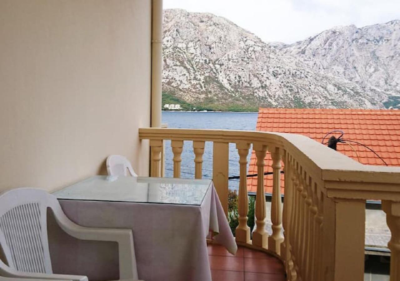 Seaside Apartments And Rooms Котор Экстерьер фото
