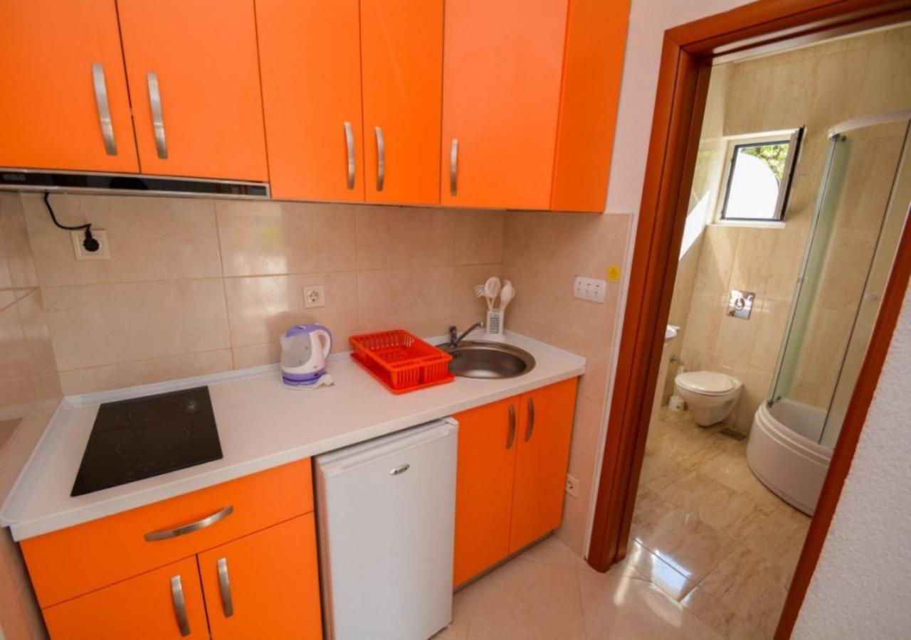 Seaside Apartments And Rooms Котор Экстерьер фото