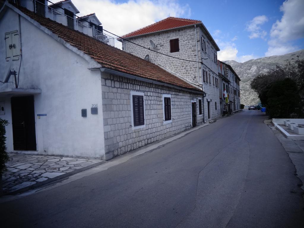 Seaside Apartments And Rooms Котор Экстерьер фото