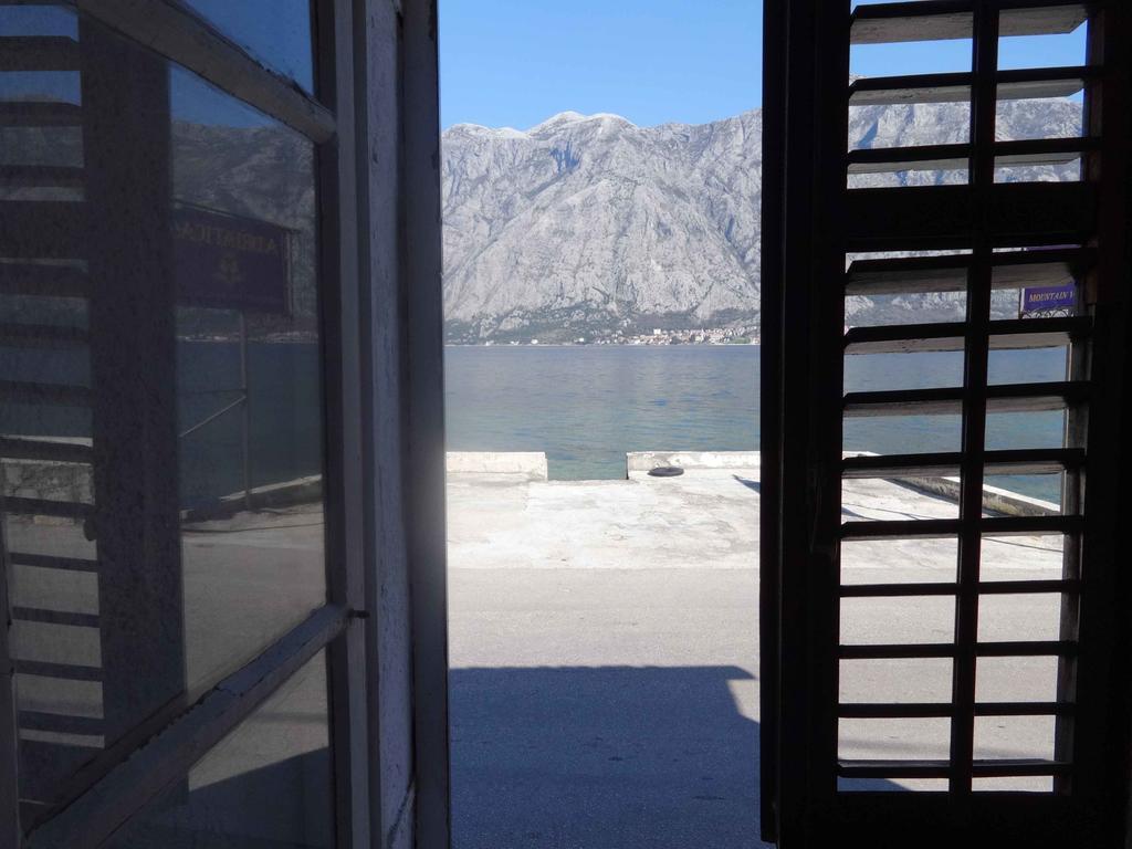 Seaside Apartments And Rooms Котор Экстерьер фото
