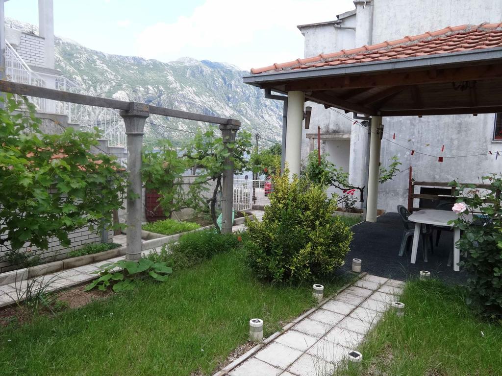 Seaside Apartments And Rooms Котор Экстерьер фото