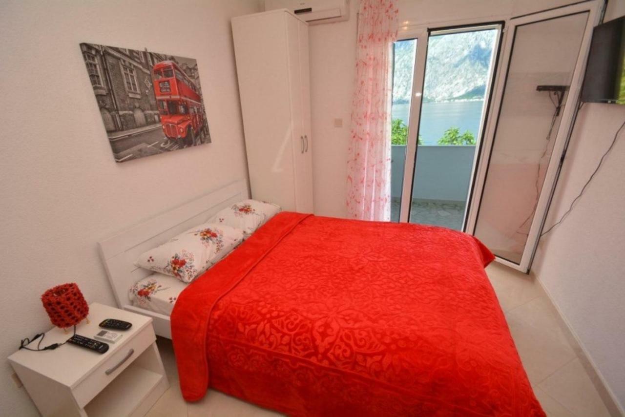 Seaside Apartments And Rooms Котор Экстерьер фото