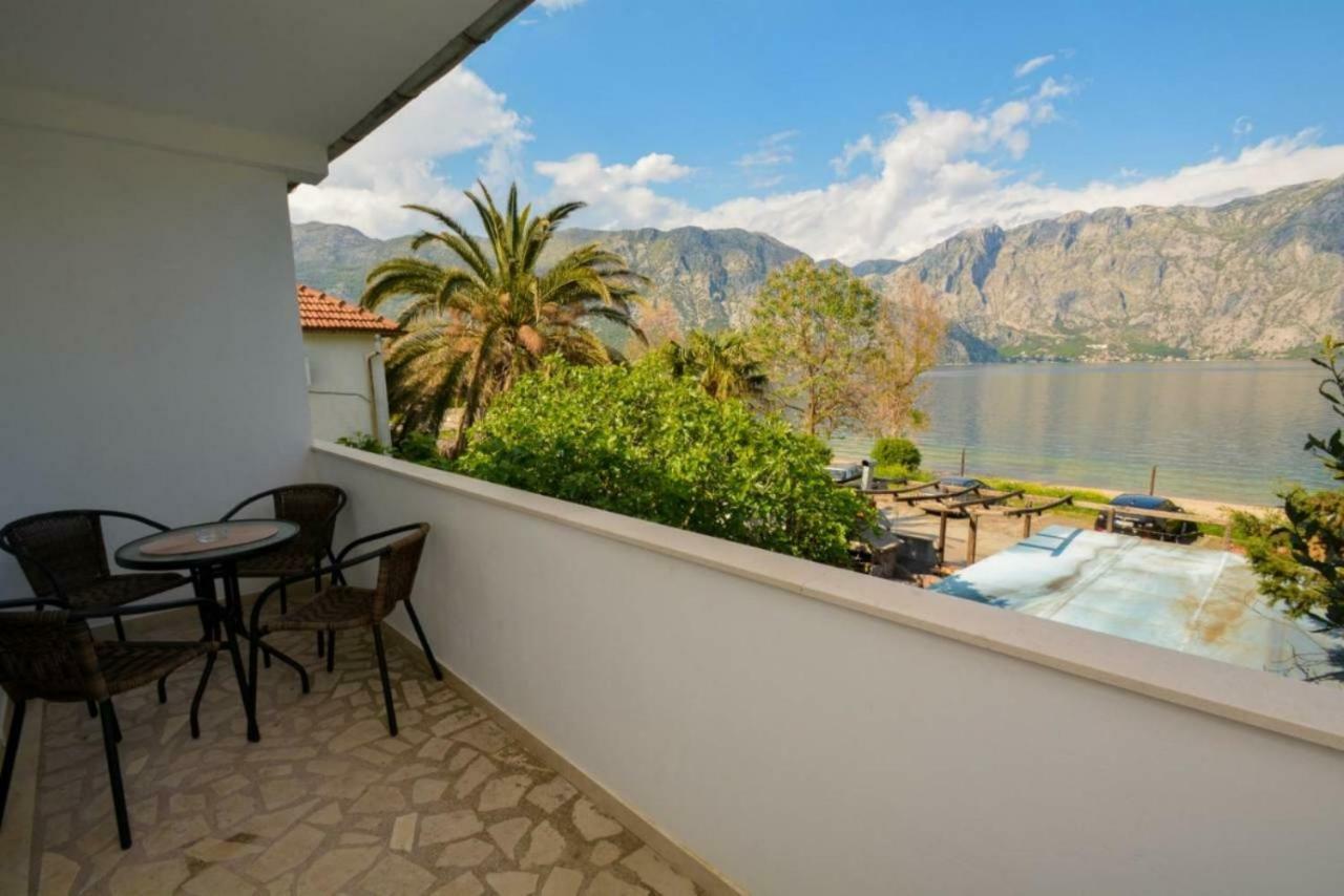Seaside Apartments And Rooms Котор Экстерьер фото