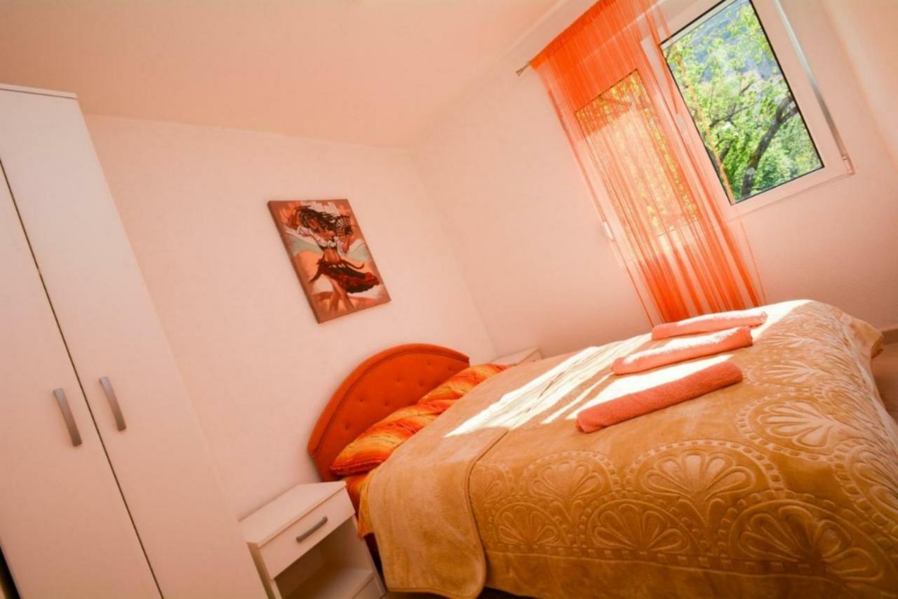 Seaside Apartments And Rooms Котор Экстерьер фото
